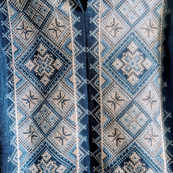 White House Black Market Blue Embroidered Handerchief - Picture 4 of 4